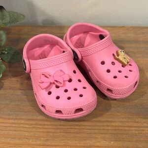 Toddler Bright Pink Crocs Sz5